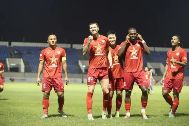 kqbd lu 
Vòng 2 V.League 2024/25: Hồng Lĩnh Hà Tĩnh tiếp tục gây ấn tượng trước SHB Đà Nẵng